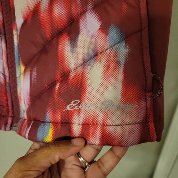 Eddie Bauer Women's Hybrid Burgundy Tie Die Puffer Athletic Vest. Size XL - Picture 4 of 10